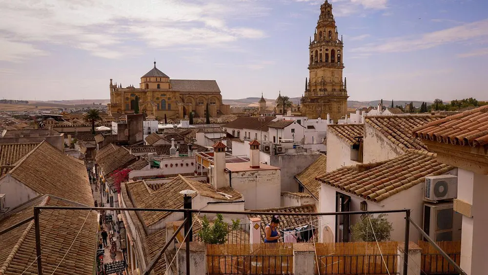 El CMC pide al PP que penalice fiscalmente la apertura de establecimientos turísticos en el casco de Córdoba