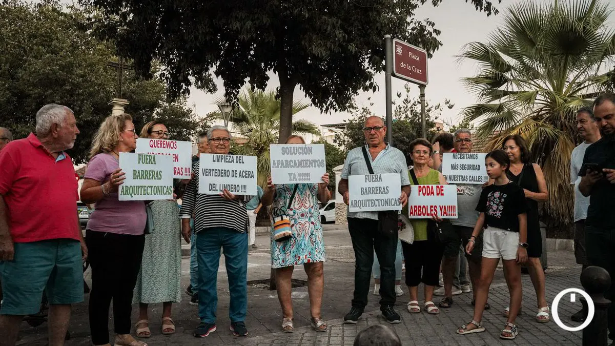 Los vecinos de la zona sur de Córdoba protestan contra el abandono de sus barrios